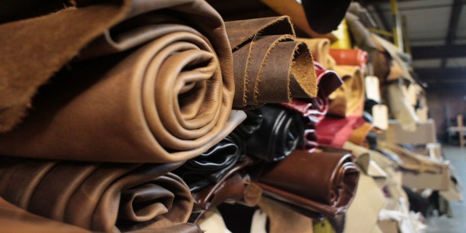 Vachetta Leather: What is and How is Made? - BuyLeatherOnline